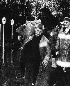 199811031_1.jpg (15038 Byte)